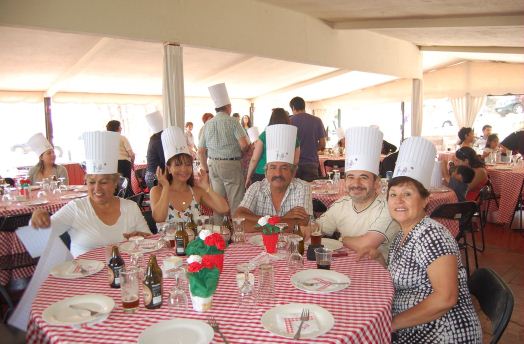 El día Domingo 6 de noviembre 2011 a partir de las 12:00 Hrs realizamos en el Mesón del Parque (Interior del Parque Mahuida). Nuestra Tallarinata Carozzi a Beneficio de Isidora y Tomás